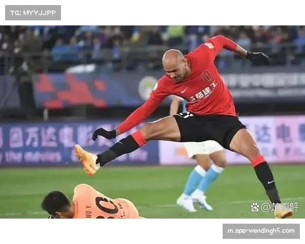 成都蓉城费利佩支点作用不可替代 巴西中锋在双塔战术中扮演枢纽角色 成都蓉城费利佩支点作用不可替代 巴西中锋在双塔战术中扮演枢纽角色